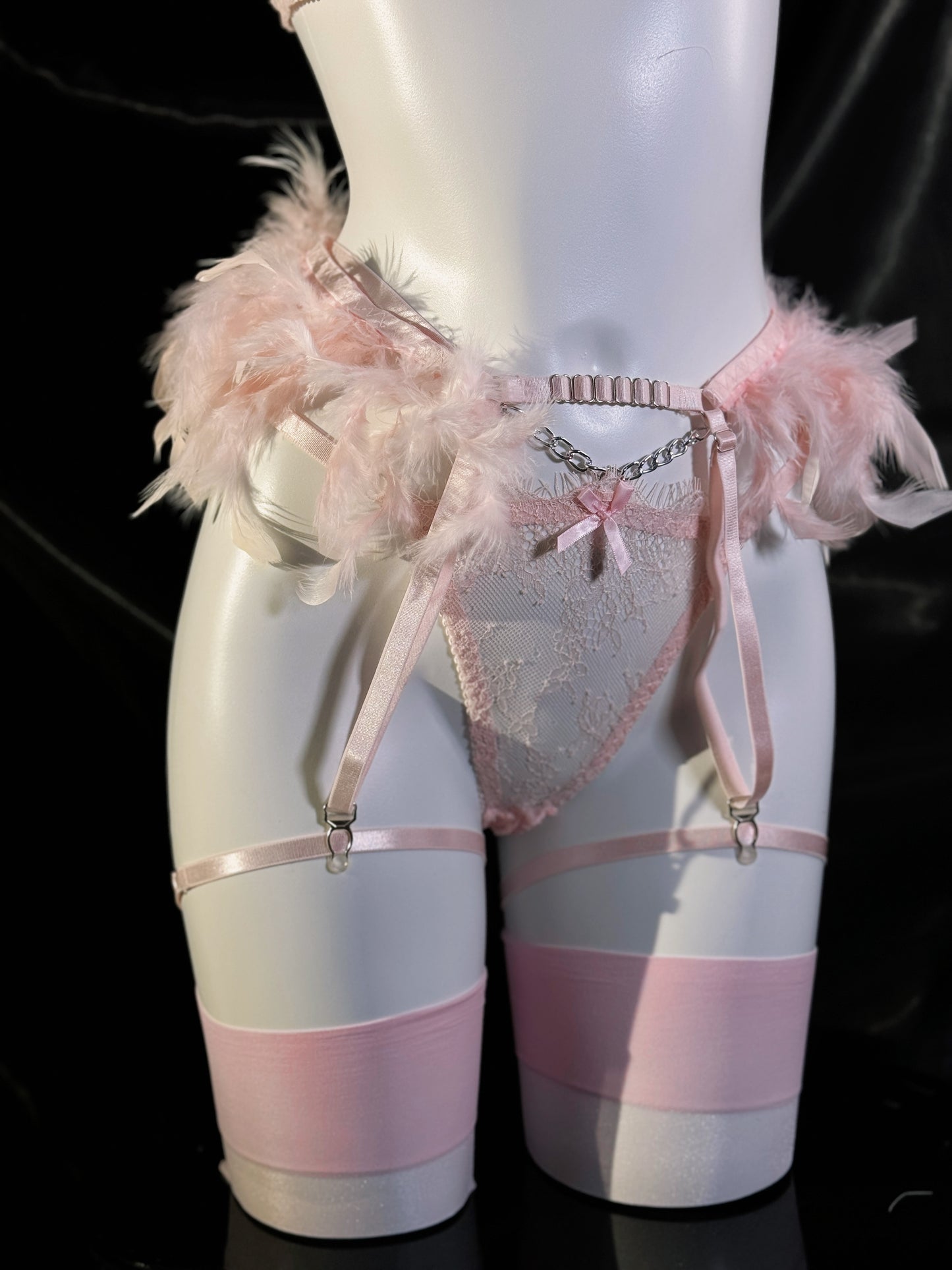 Victoria’s Wings Feather Chain Lace Three-Piece Lingerie Set