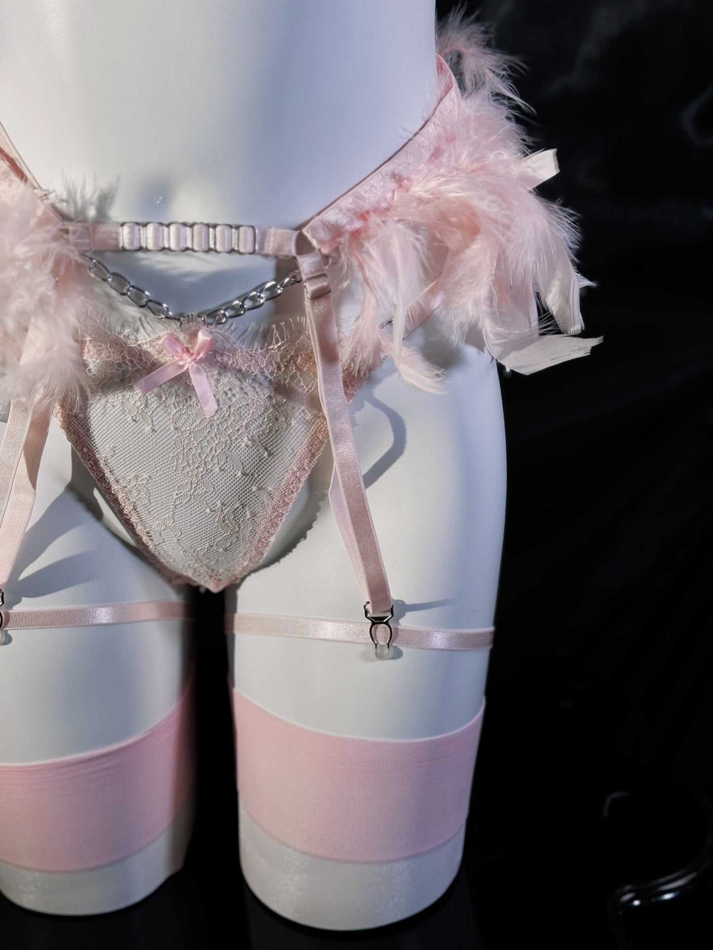 Victoria’s Wings Feather Chain Lace Three-Piece Lingerie Set